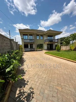 5bdrm Villa in Kira for sale