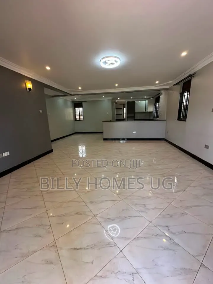 5bdrm Villa in Kira for sale