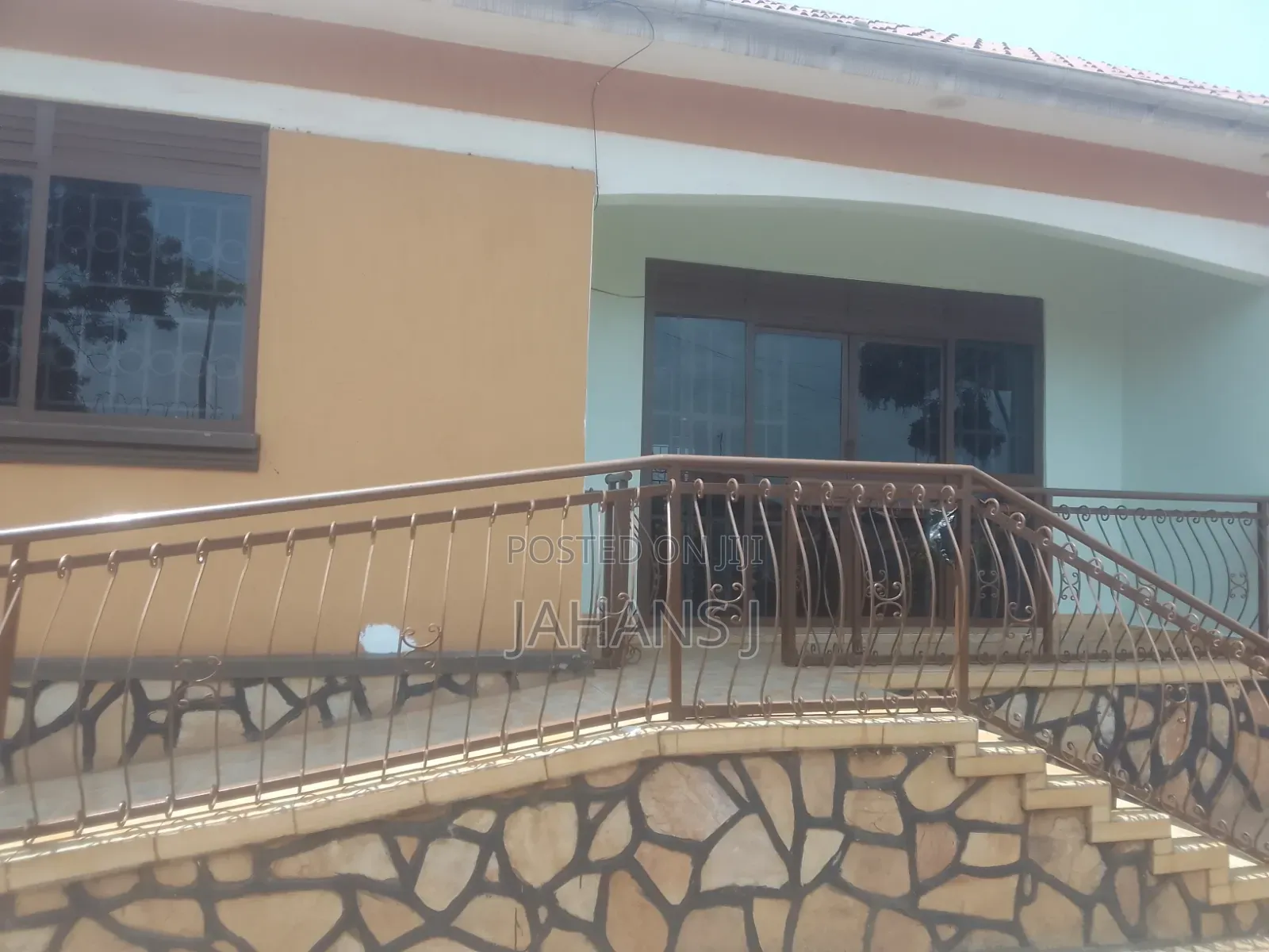 3bdrm Apartment in Makindye for rent