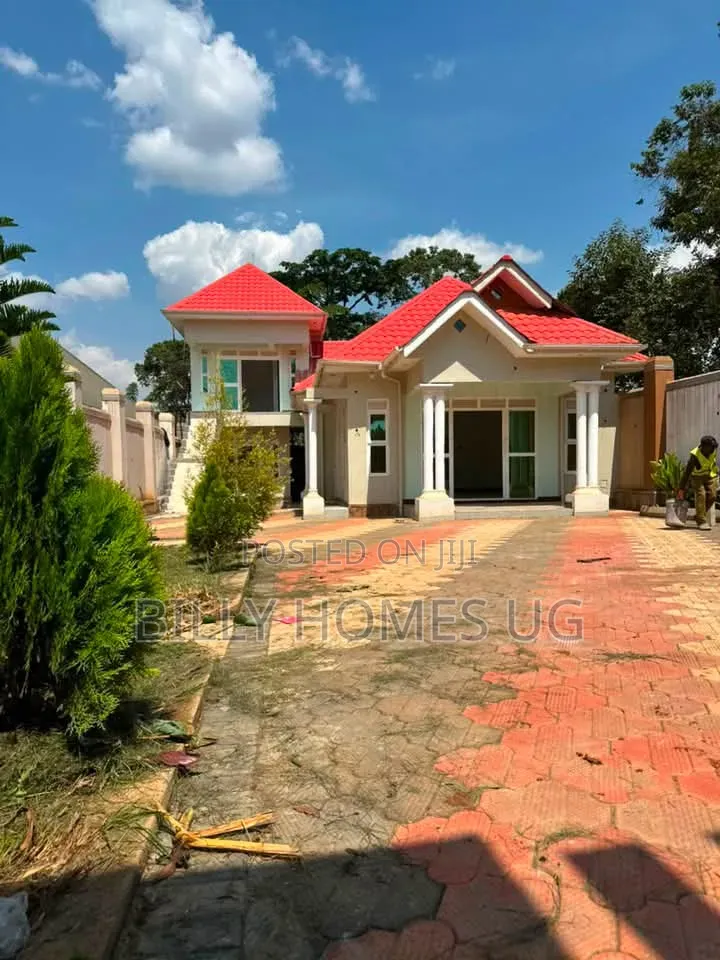 4bdrm House in Gombe for sale