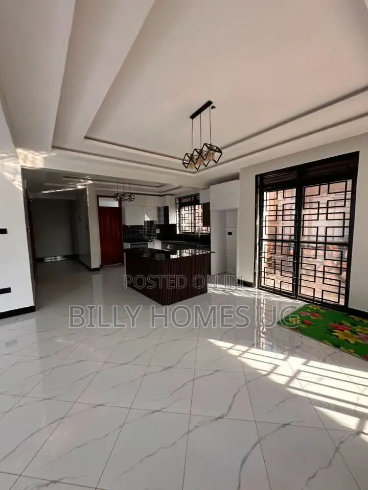 5bdrm Mansion in Kira for sale