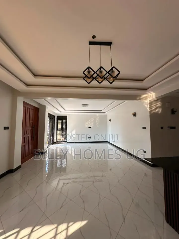 5bdrm Mansion in Kira for sale