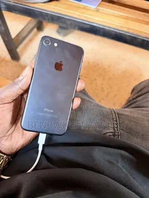 Apple iPhone 7 32 GB Black