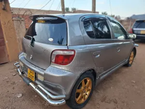 Toyota Vitz 2006 Gray