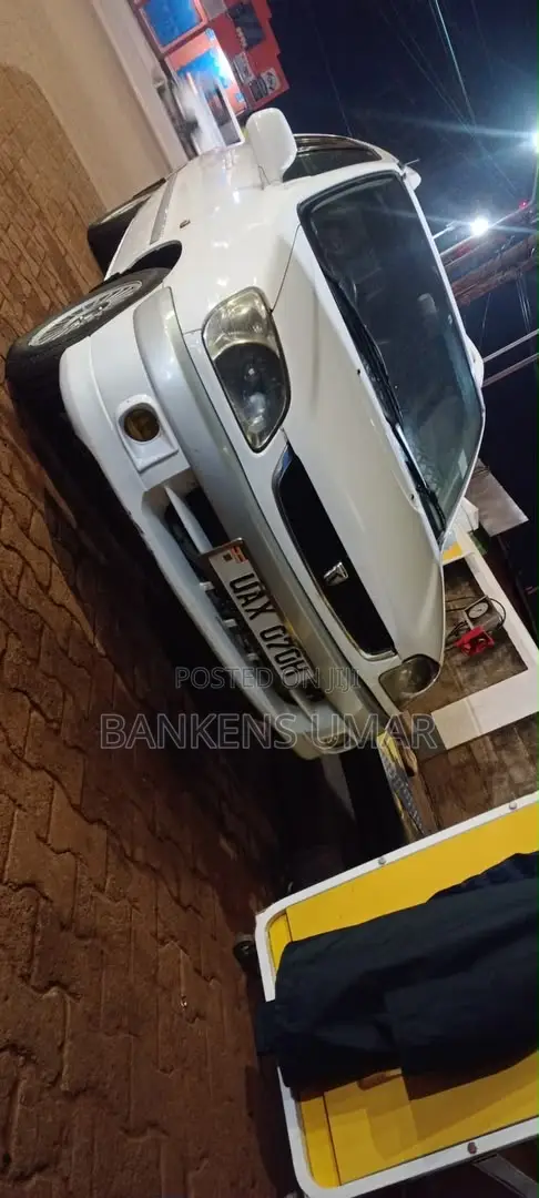 Toyota Raum 2000 White