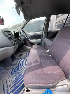 Toyota Raum 2000 White