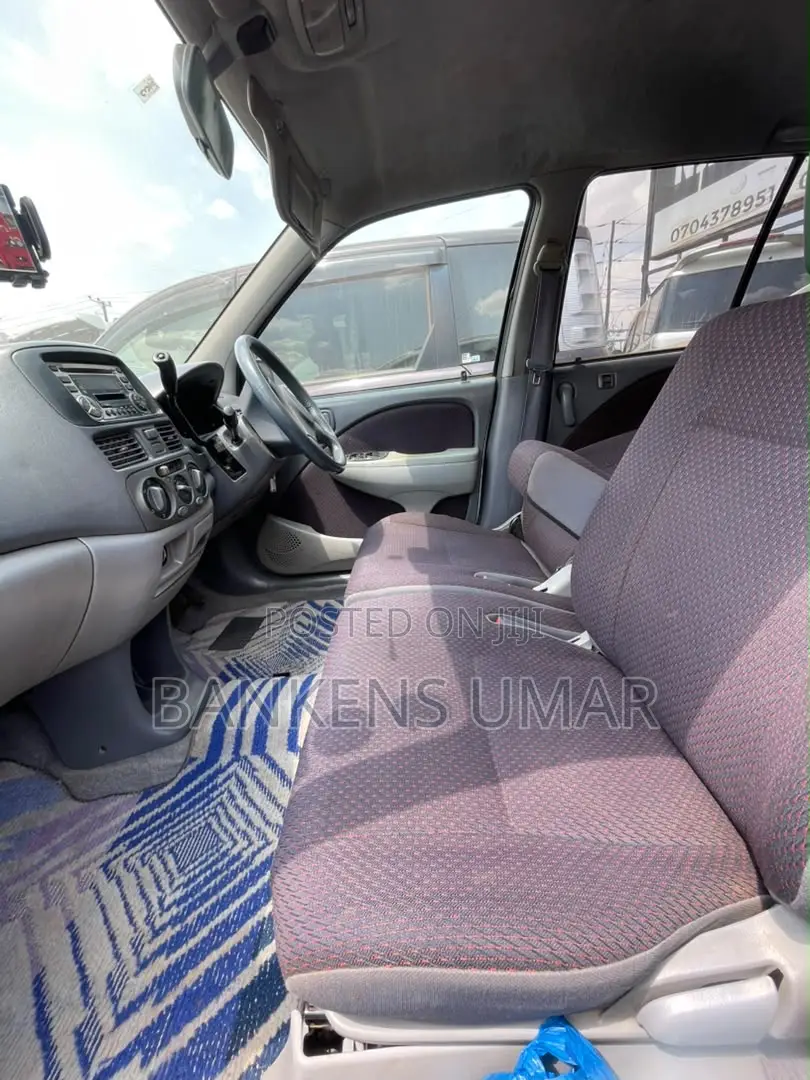 Toyota Raum 2000 White