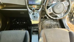 Toyota Ractis 1.5 FWD 2015 Silver