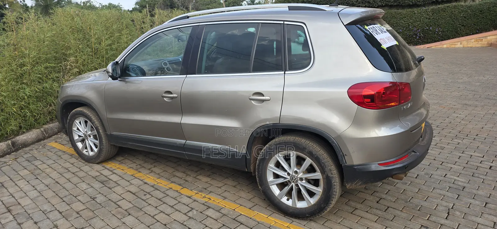 Volkswagen Tiguan S Automatic 2011 Gold