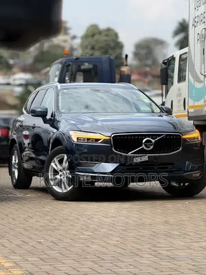 Volvo XC60 Plug-In Hybrid T8 AWD Plus 2025 Blue