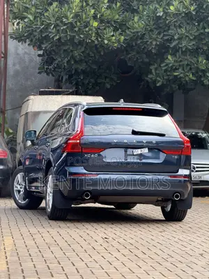 Volvo XC60 Plug-In Hybrid T8 AWD Plus 2025 Blue
