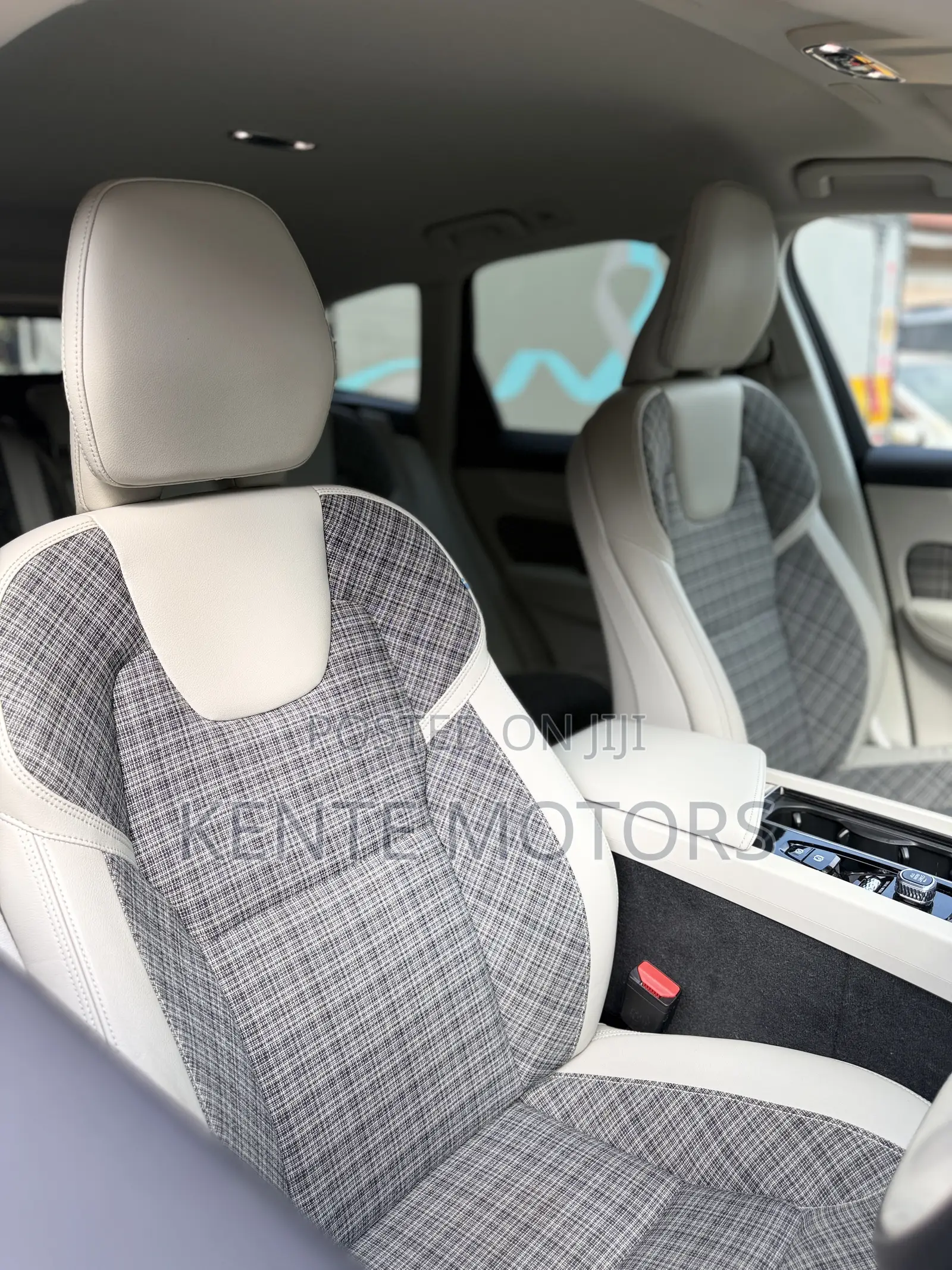 Volvo XC60 Plug-In Hybrid T8 AWD Plus 2025 Blue