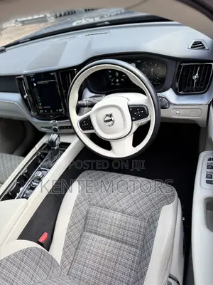 Volvo XC60 Plug-In Hybrid T8 AWD Plus 2025 Blue