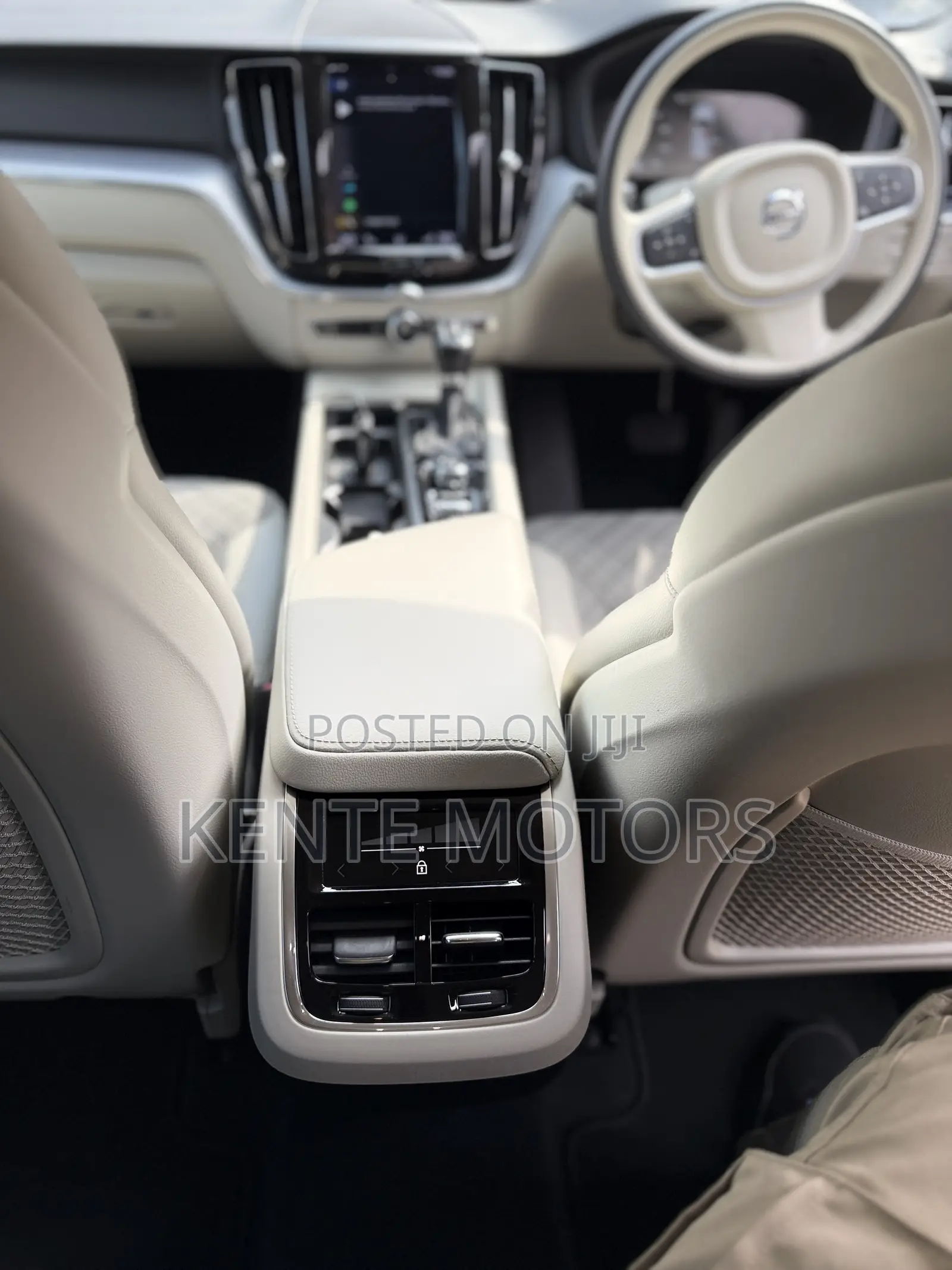 Volvo XC60 Plug-In Hybrid T8 AWD Plus 2025 Blue