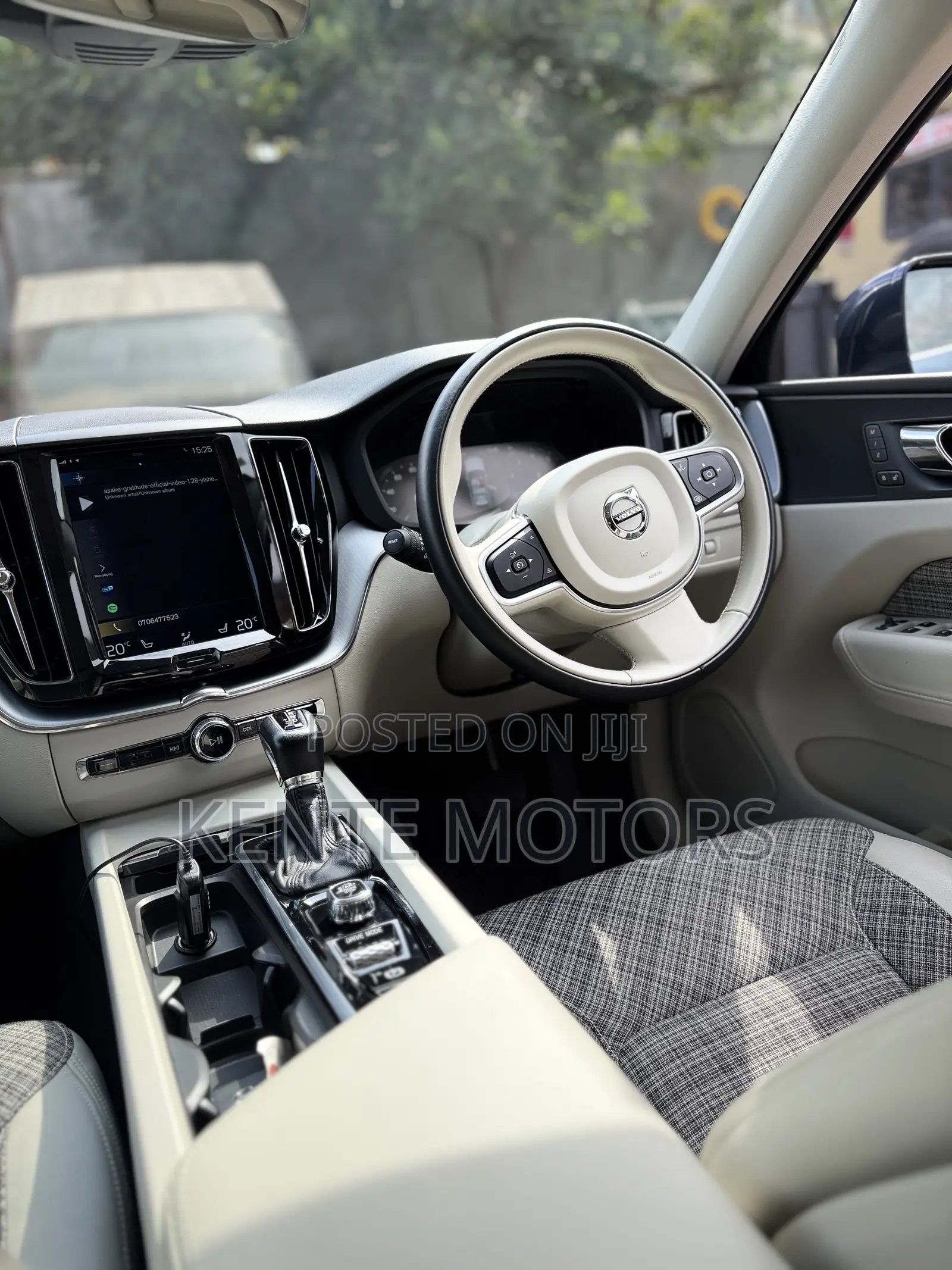 Volvo XC60 Plug-In Hybrid T8 AWD Plus 2025 Blue