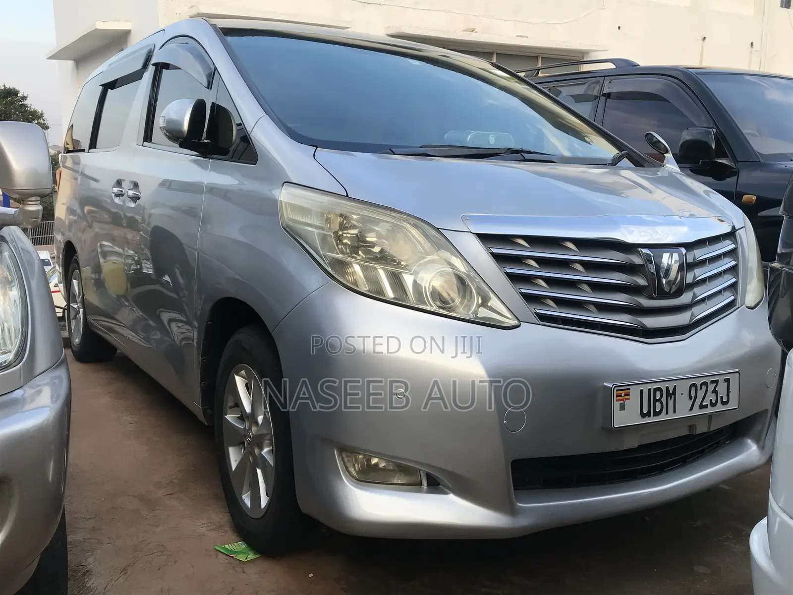 Toyota Alphard 2009 Silver