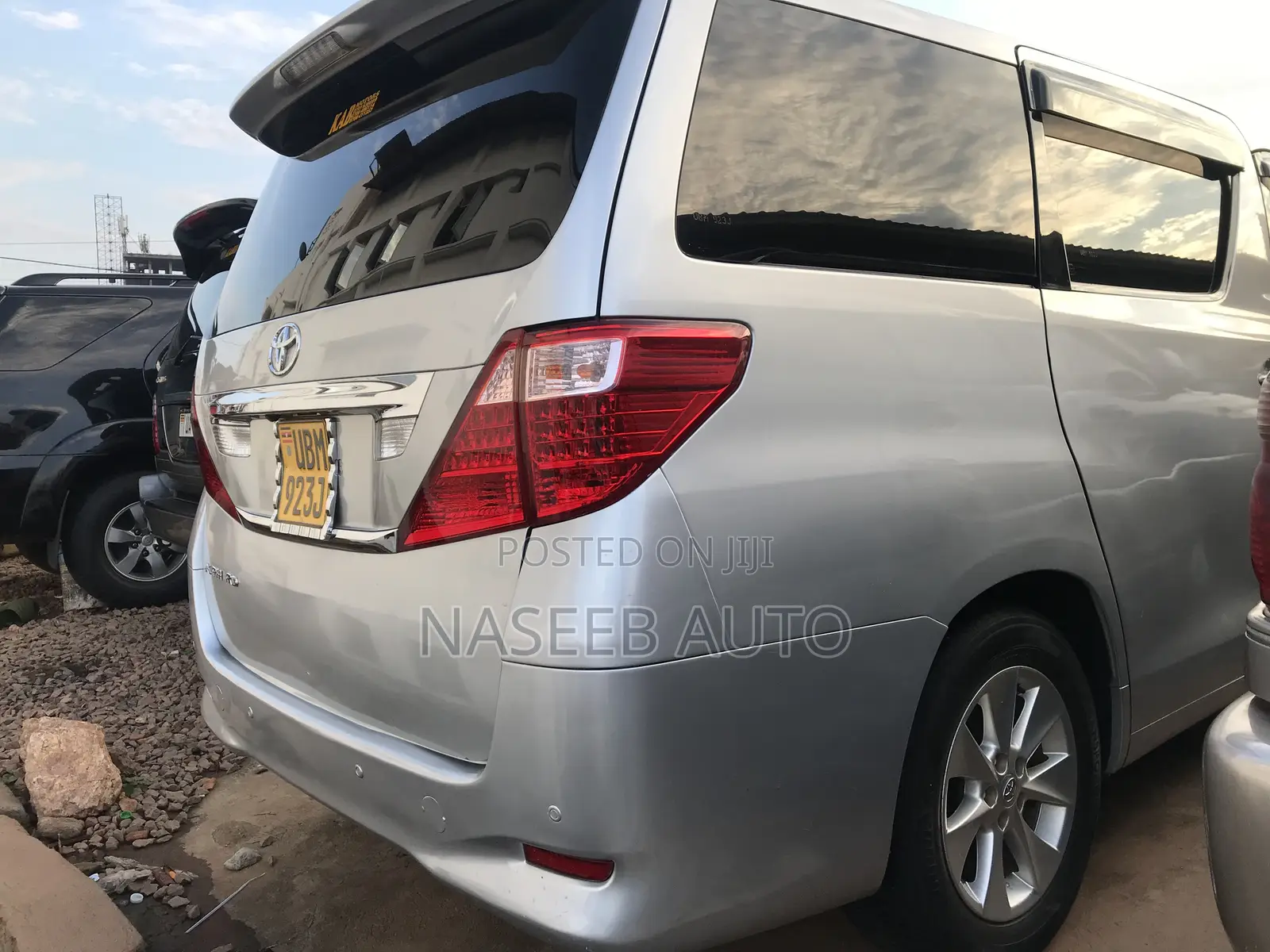 Toyota Alphard 2009 Silver