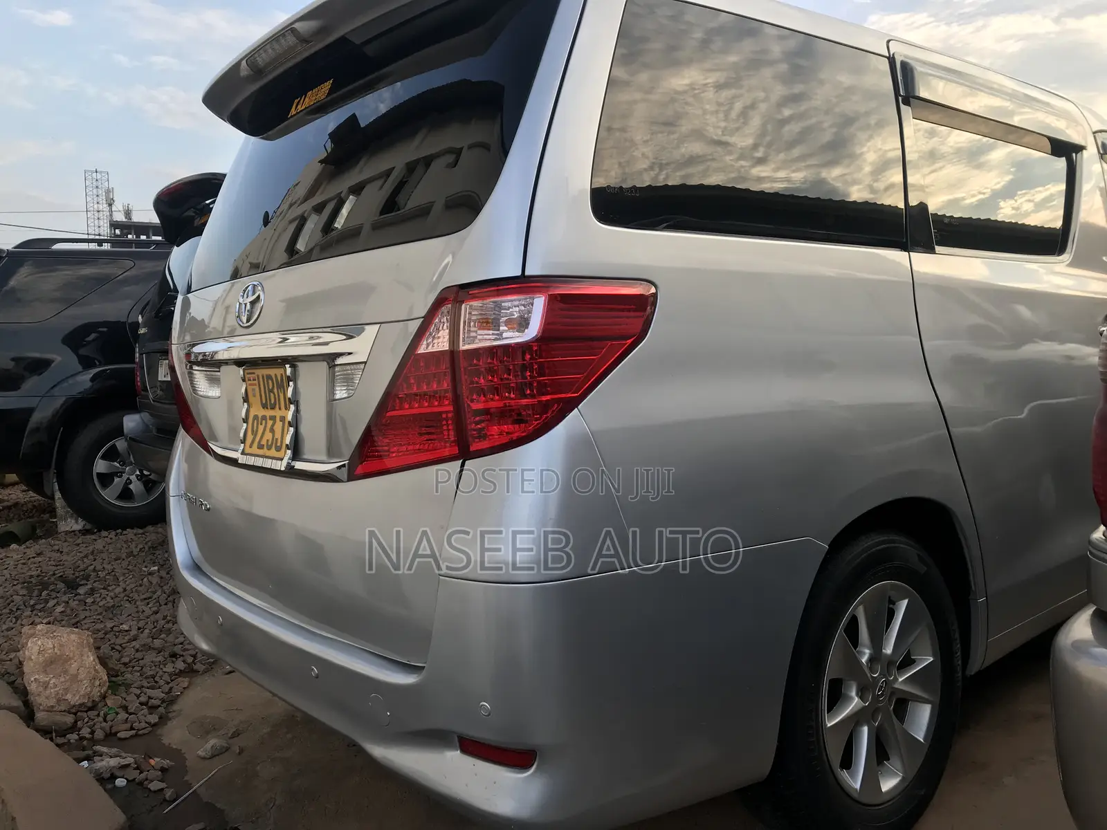 Toyota Alphard 2009 Silver