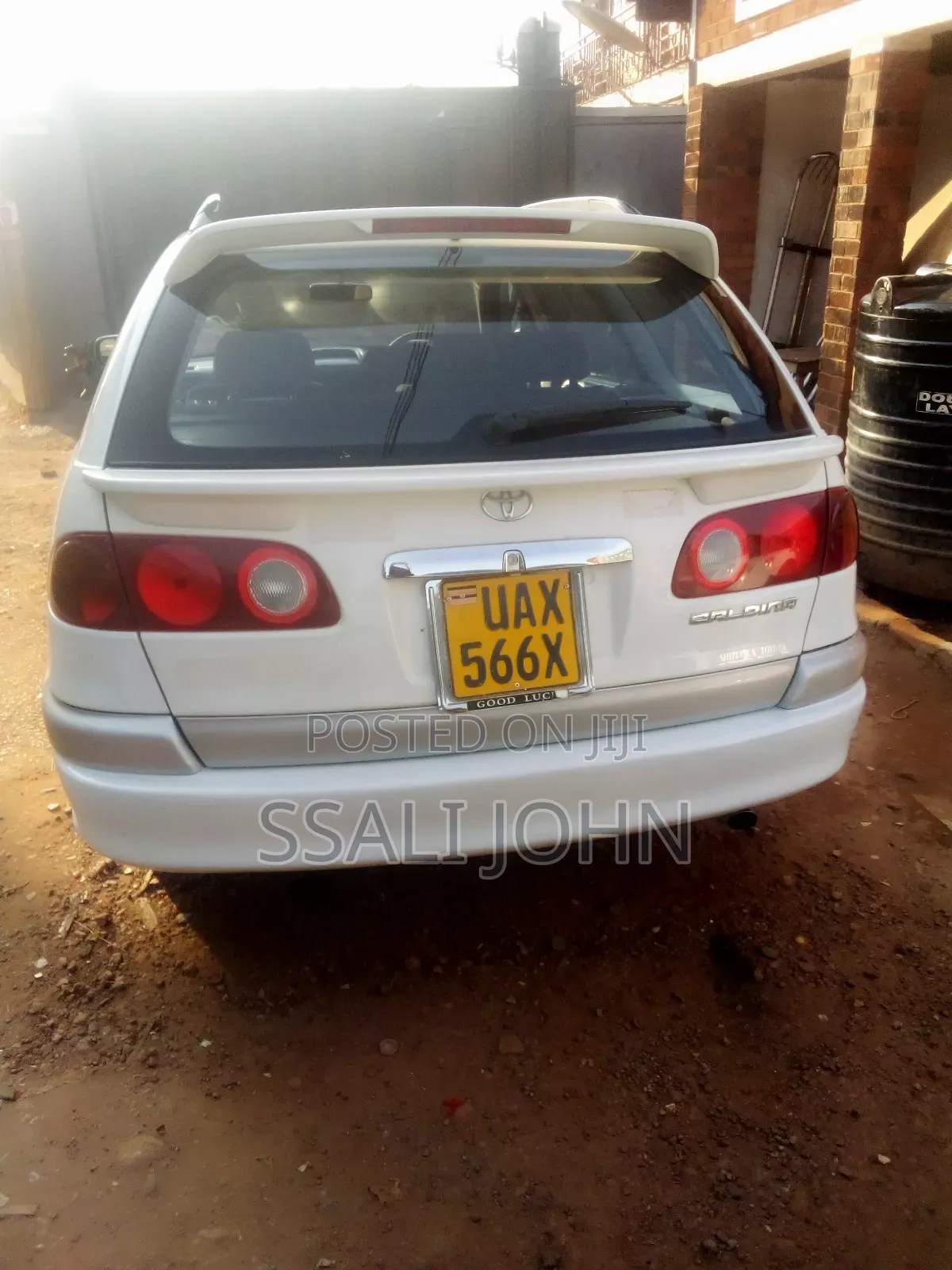 Toyota Caldina 2000 White