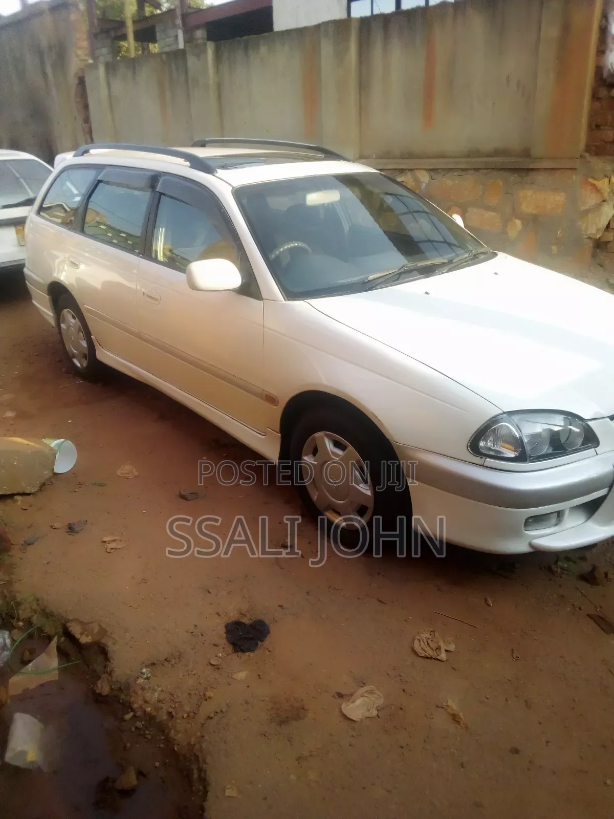 Toyota Caldina 2000 White