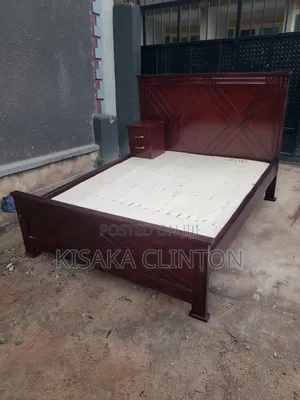 5*6 Bed in Brown With a Bed Side Drooer