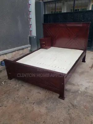 5*6 Bed in Brown With a Bed Side Drooer
