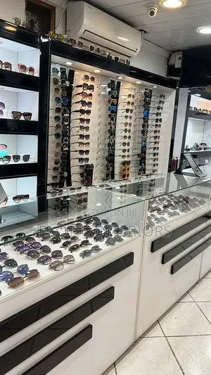 Optical Sho Shelves on Order