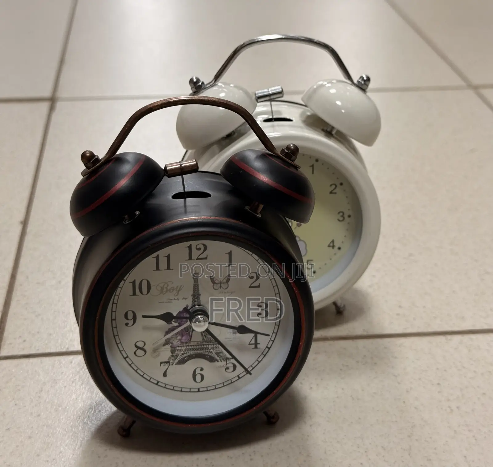 VINGVO Black Metal Alarm Clock