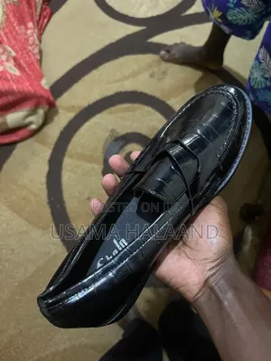 Shoe Market