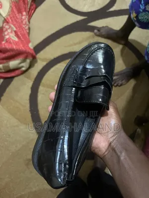 Shoe Market