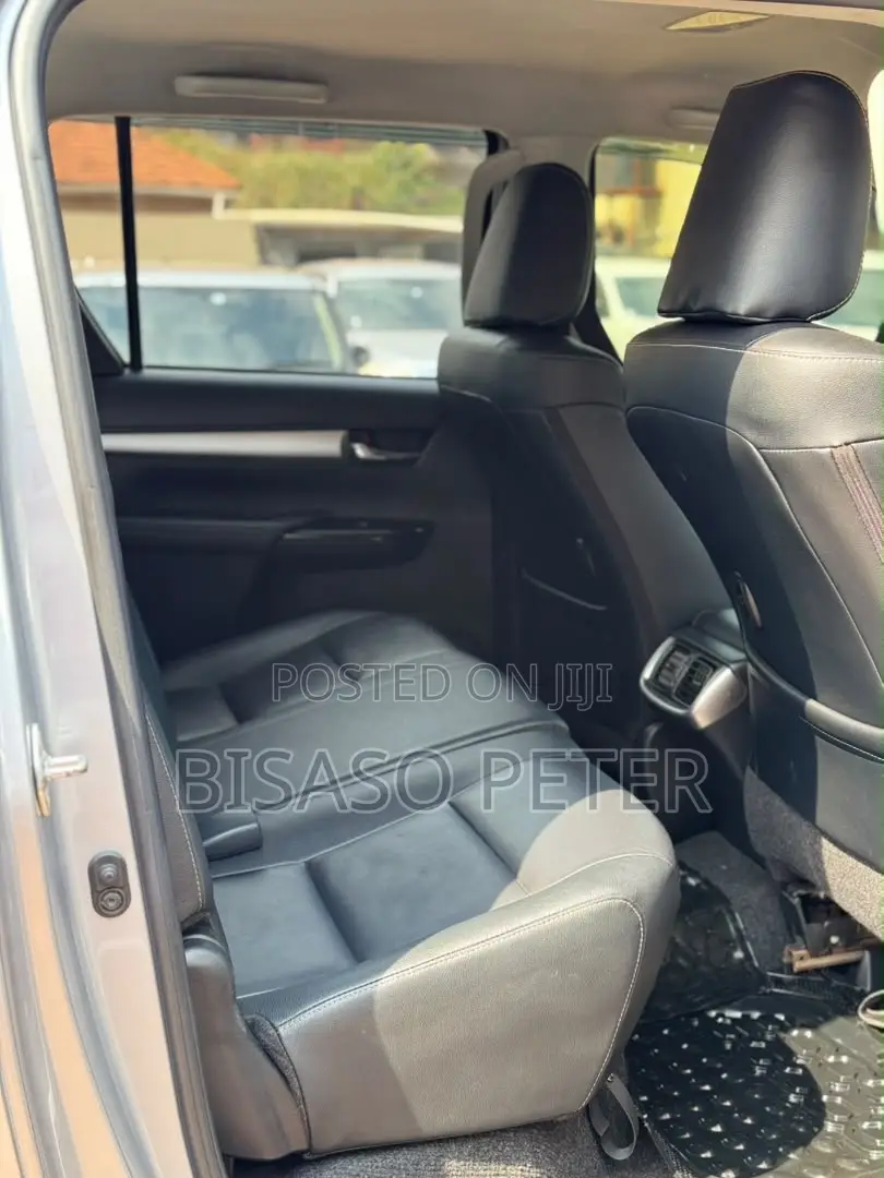 Toyota Hilux Revo Double Cab Deisel 2.8 AWD 2018 Silver