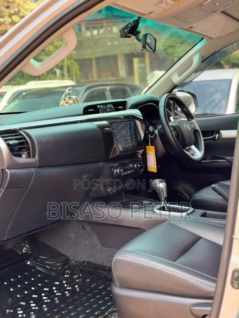 Toyota Hilux Revo Double Cab Deisel 2.8 AWD 2018 Silver