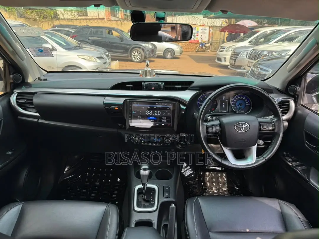 Toyota Hilux Revo Double Cab Deisel 2.8 AWD 2018 Silver