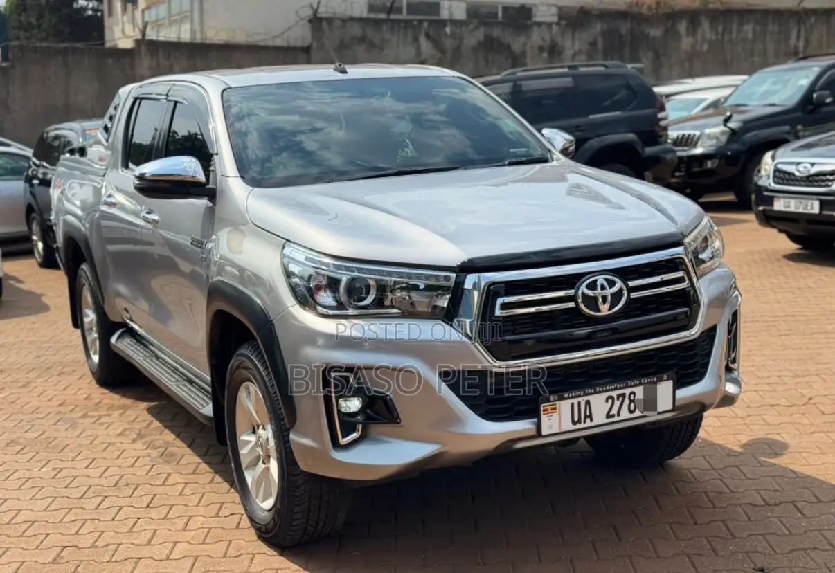Toyota Hilux Revo Double Cab Deisel 2.8 AWD 2018 Silver