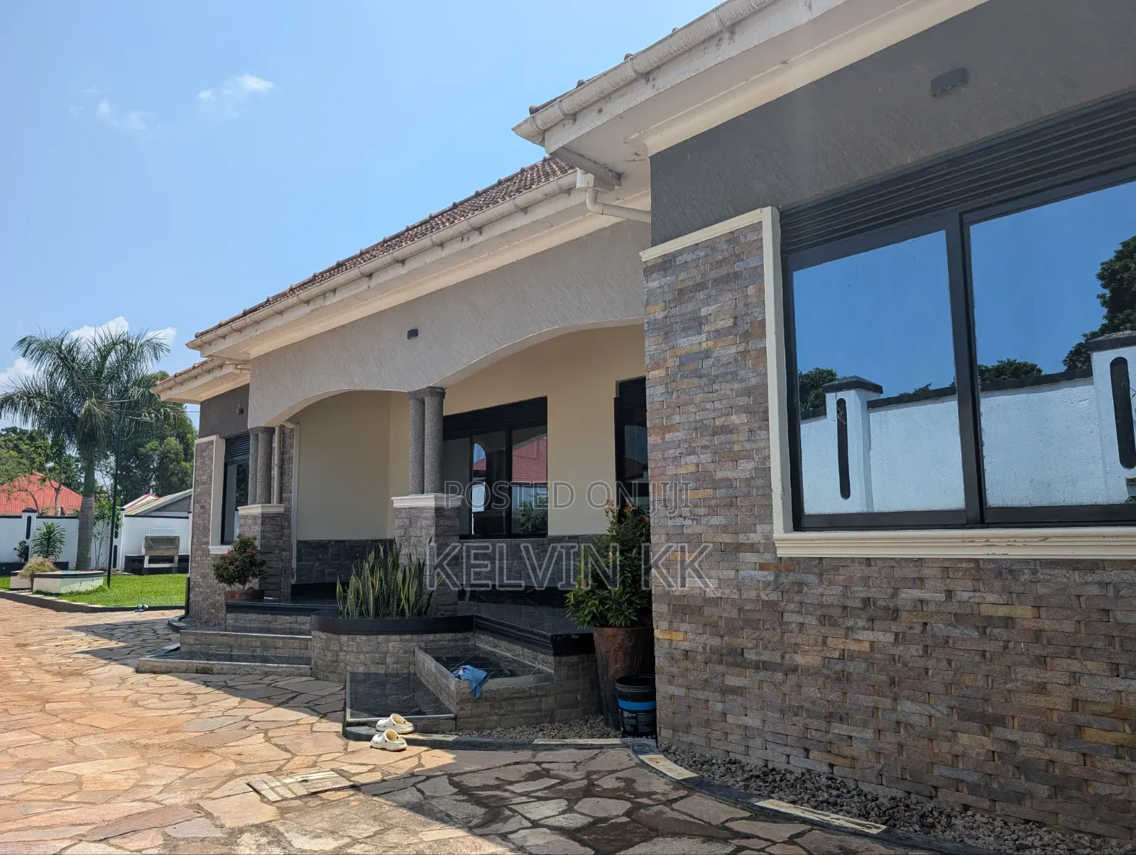 Furnished 5bdrm House in Bufulu Estate, Wakiso / Wakiso for sale