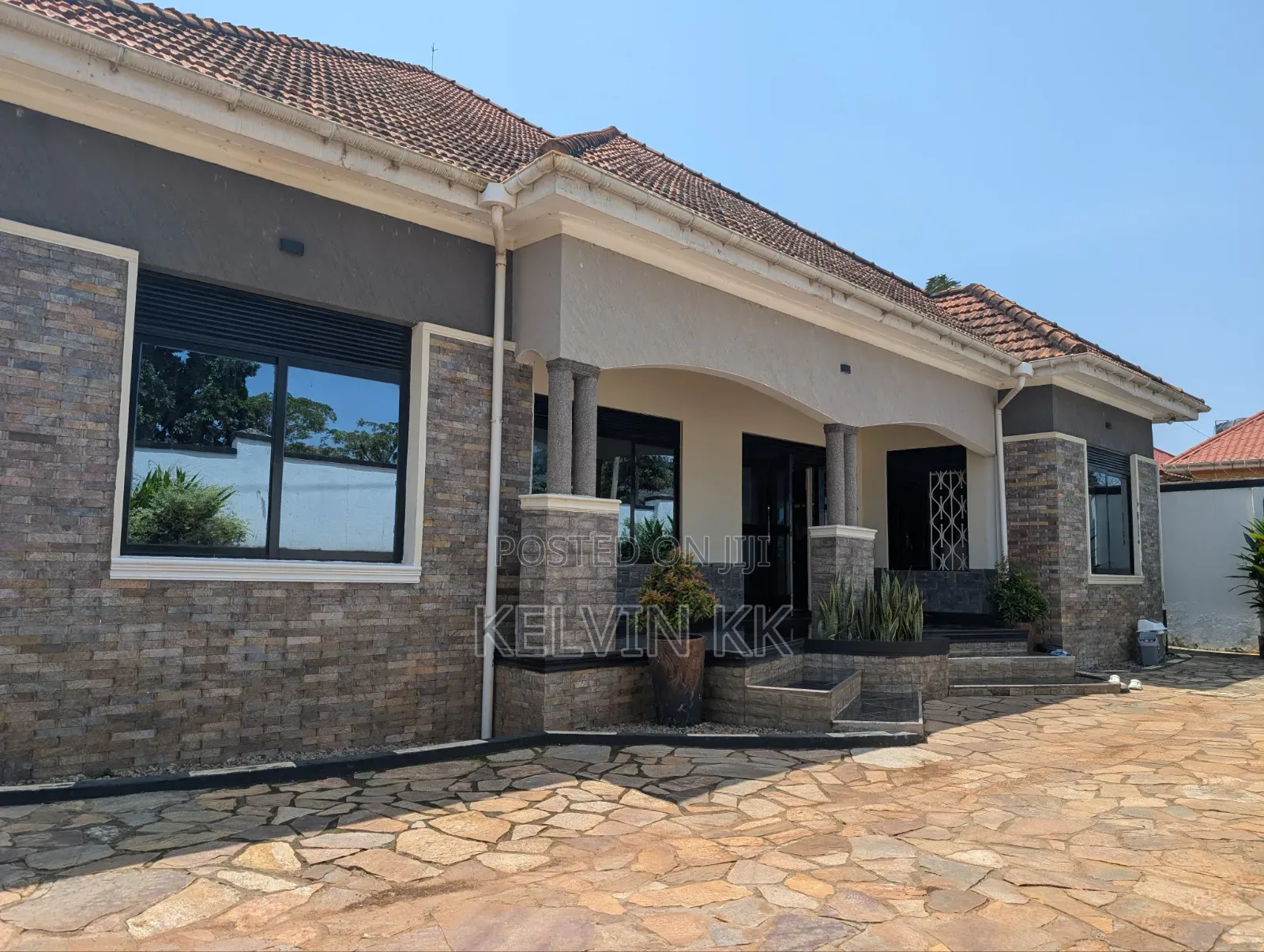 Furnished 5bdrm House in Bufulu Estate, Wakiso / Wakiso for sale
