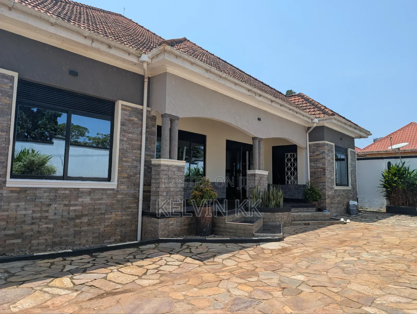 Furnished 5bdrm House in Bufulu Estate, Wakiso / Wakiso for sale