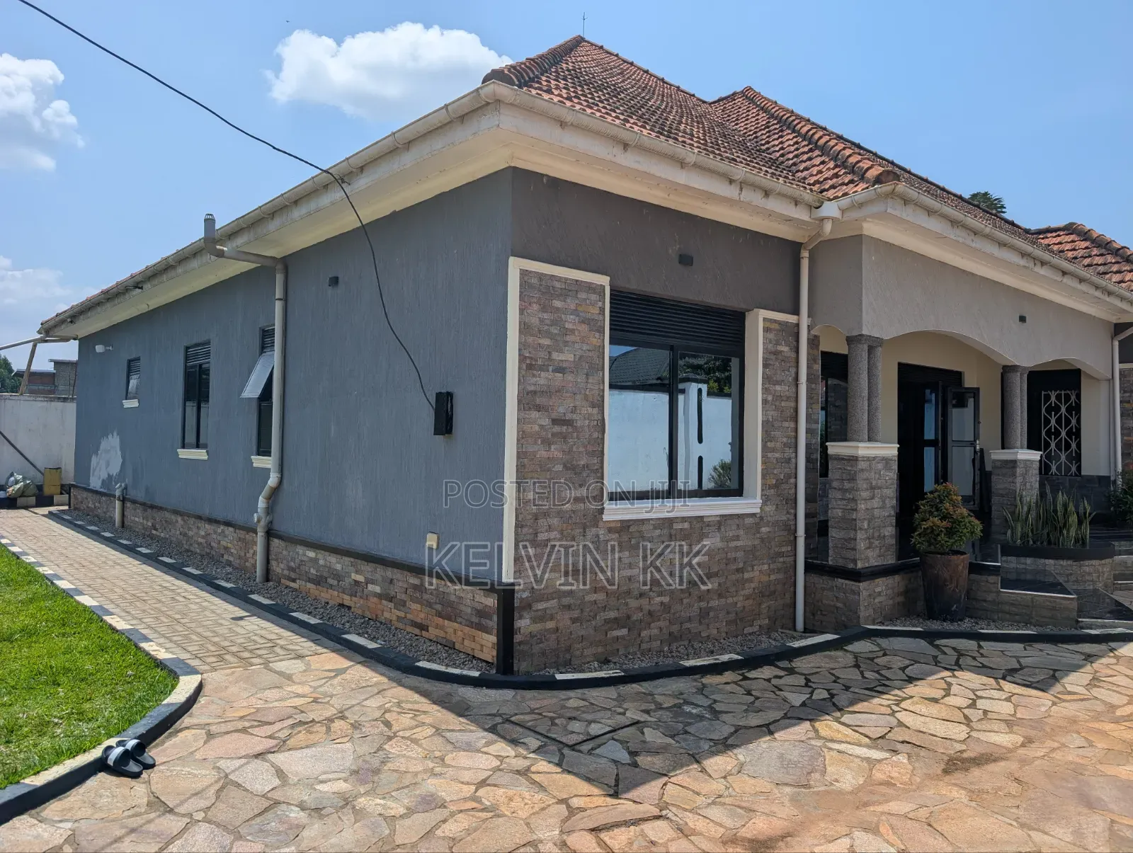 Furnished 5bdrm House in Bufulu Estate, Wakiso / Wakiso for sale