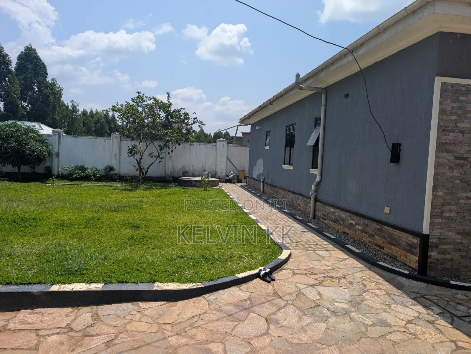 Furnished 5bdrm House in Bufulu Estate, Wakiso / Wakiso for sale