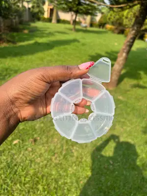 7 Grid Round Transparent Pill Case Organizer