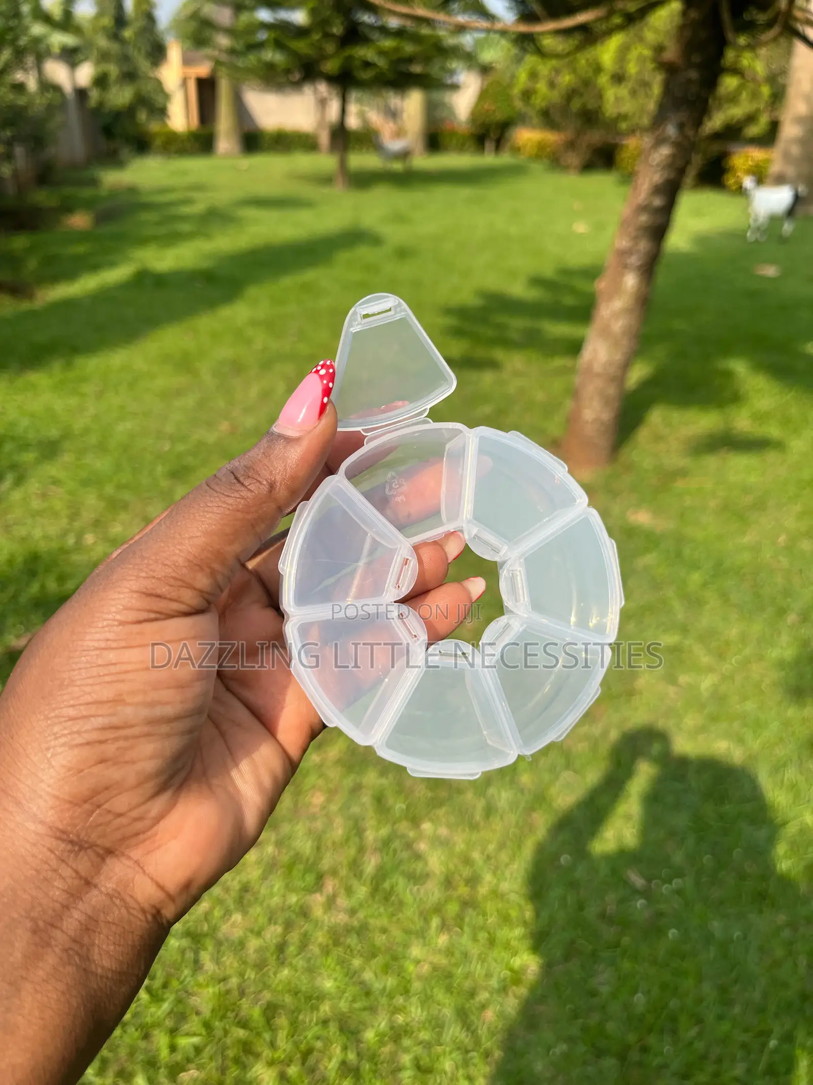7 Grid Round Transparent Pill Case Organizer