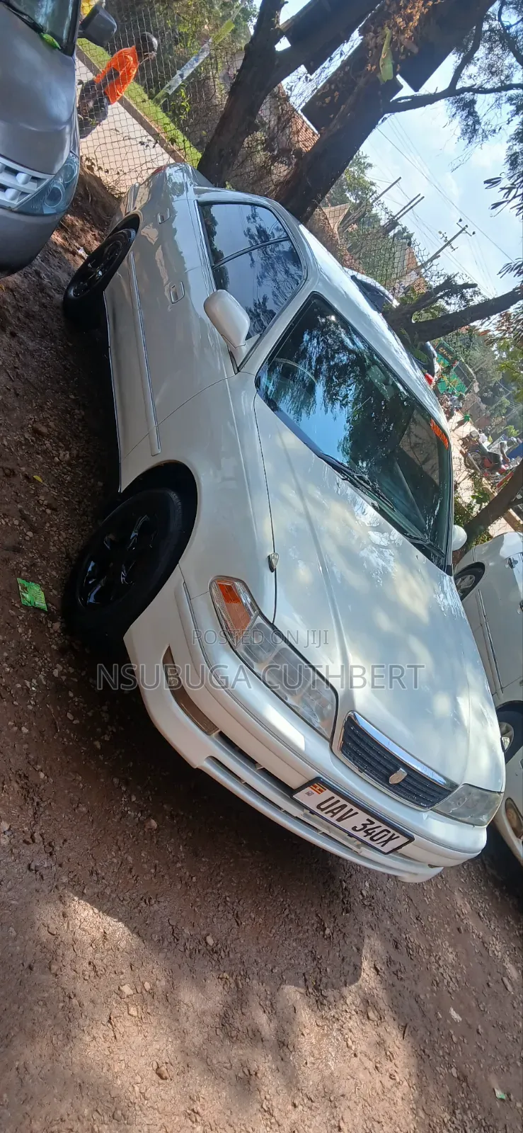 Toyota Mark II 2000 Off white
