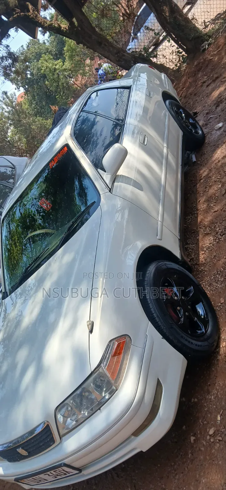 Toyota Mark II 2000 Off white