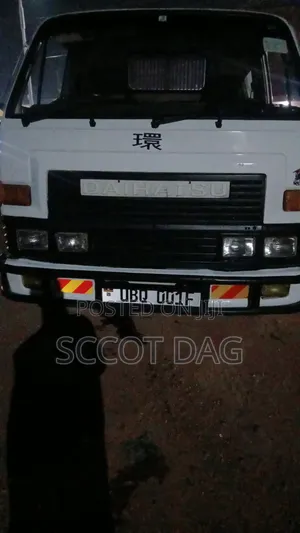 Toyota Daihatsu 1998 White