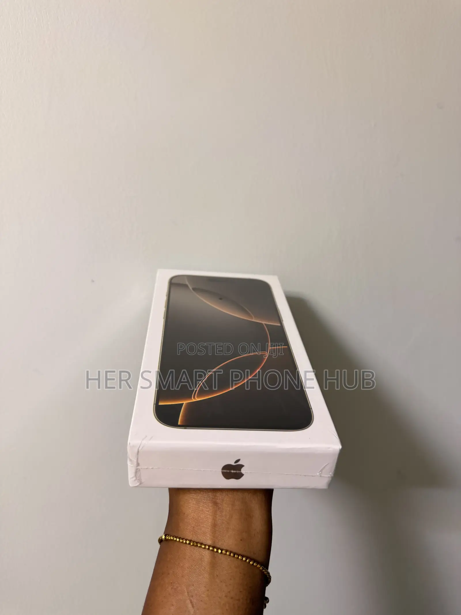 New Apple iPhone 16 Pro Max 256 GB Gold