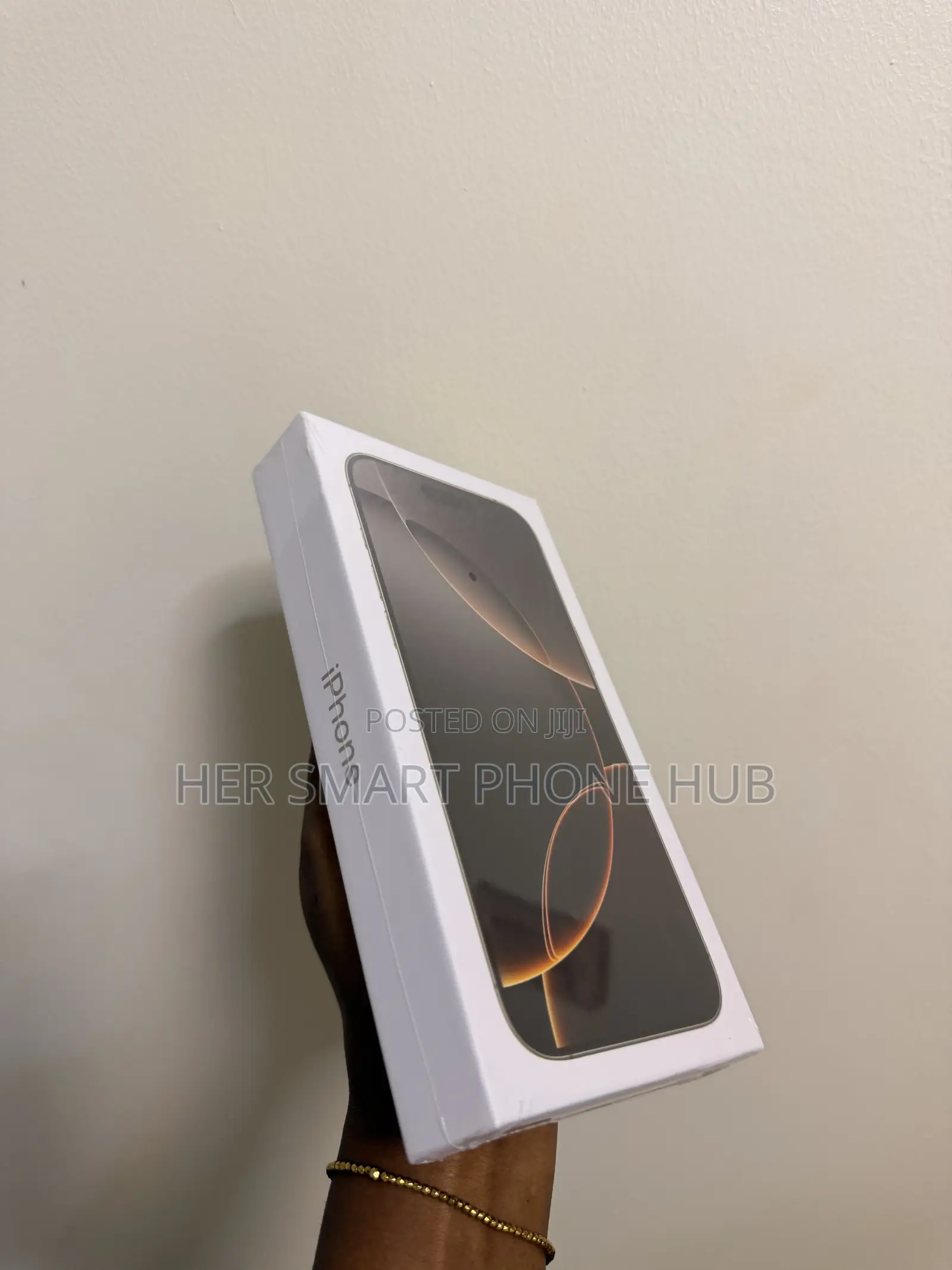 New Apple iPhone 16 Pro Max 256 GB Gold