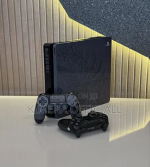 Ps4 Slim Complete Set With Games Installed and 2 Controllers