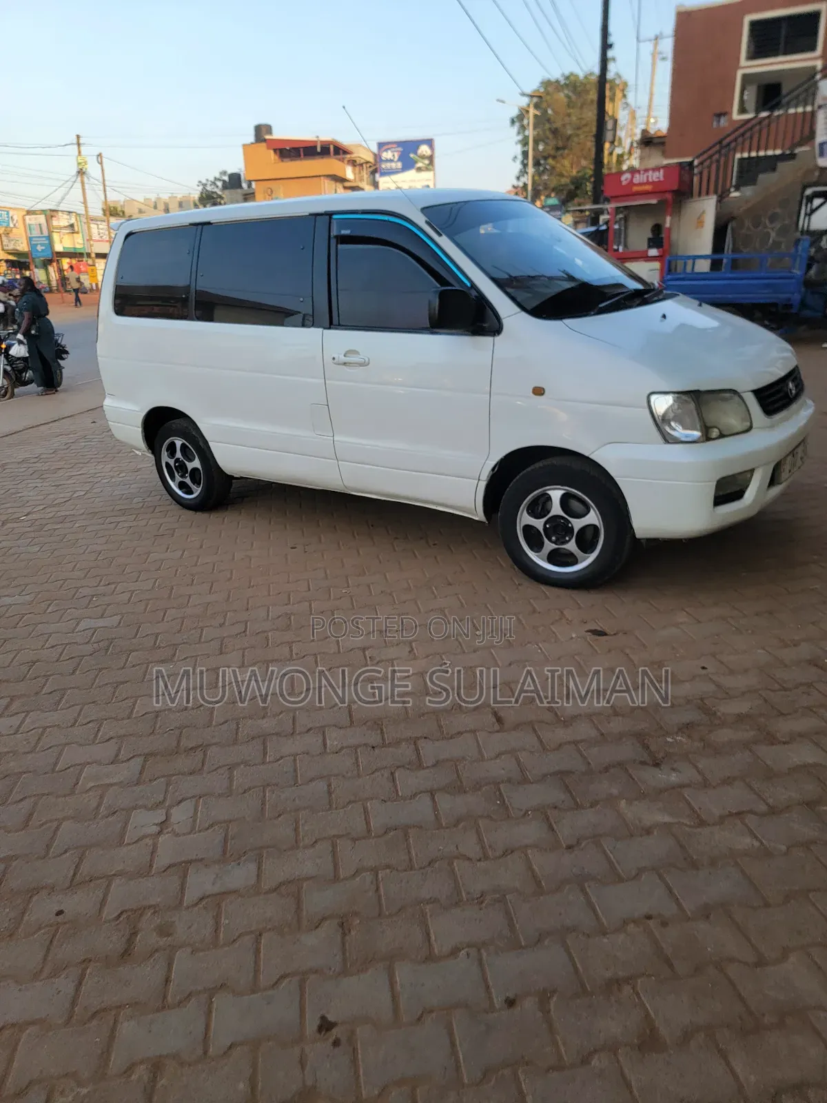 Toyota Noah 2.0 FWD (8 Seater) 2001 White