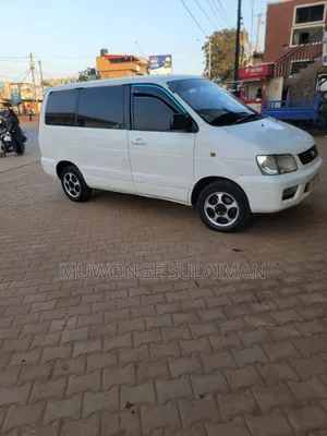 Toyota Noah 2.0 FWD (8 Seater) 2001 White