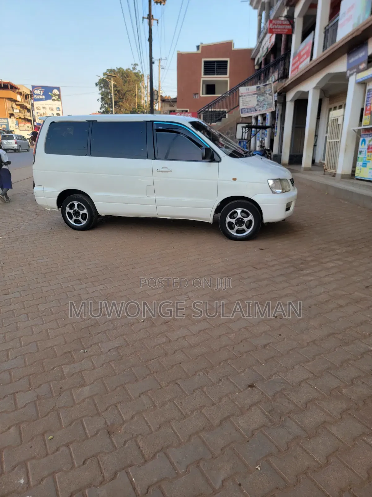 Toyota Noah 2.0 FWD (8 Seater) 2001 White